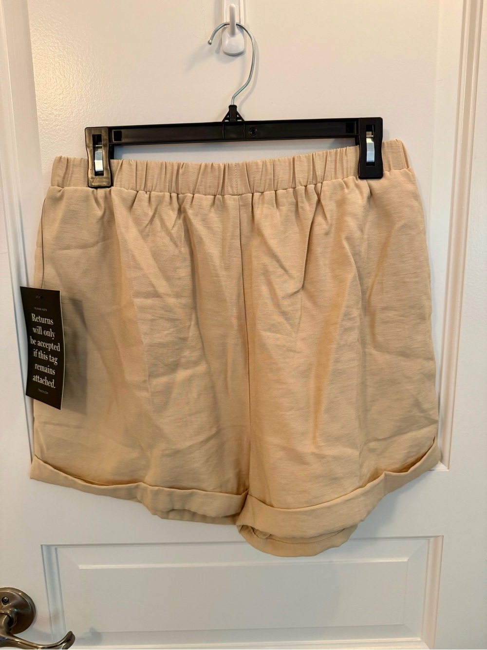 Tuckernuck Light Cream Elastic-Waist Cuffed Shorts